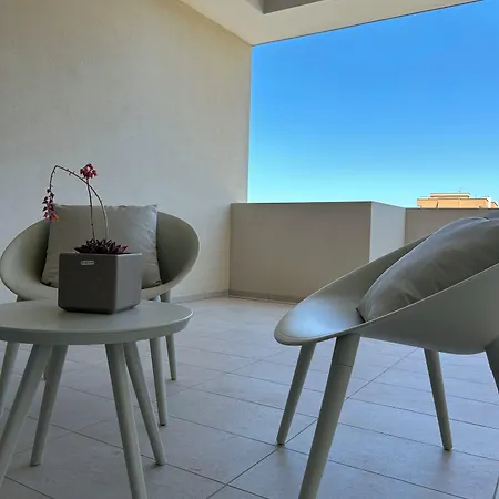 Golden 2 ゲストハウス 4*